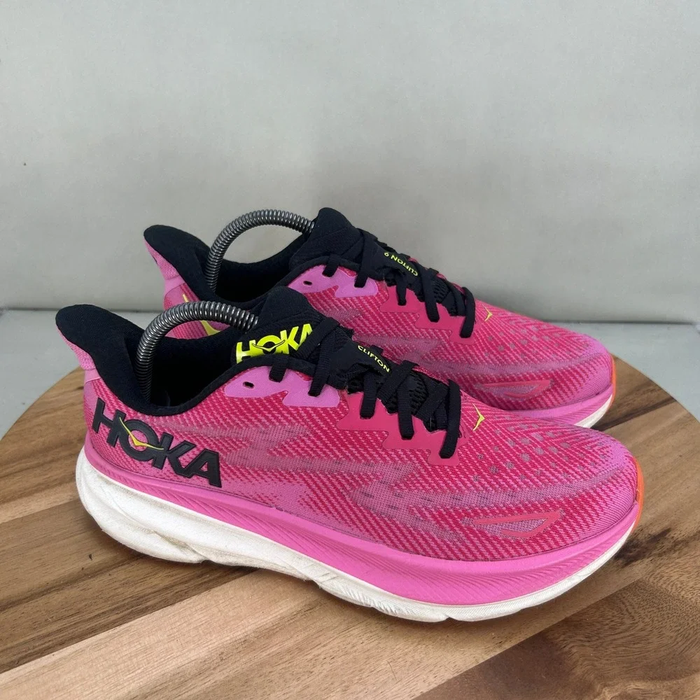 Hoka Clifton 9 Womens Running Shoes Pink Black Road Runner Size 9.5 B Cushioned
